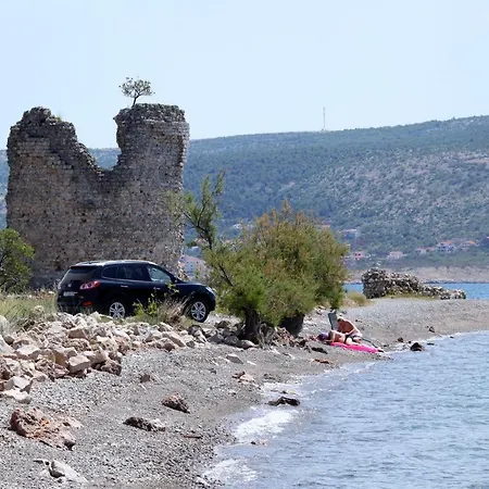 Triple Starigrad 17698f Affittacamere 3*